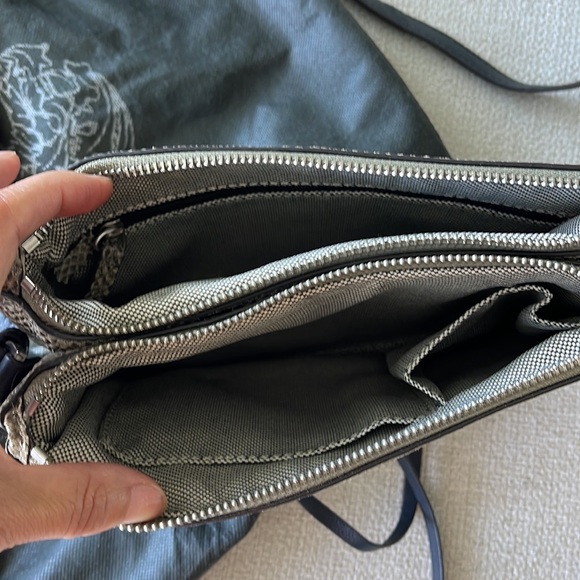 VINCE CAMUTO - Snake Print Crossbody Bag - Picture 6 of 8